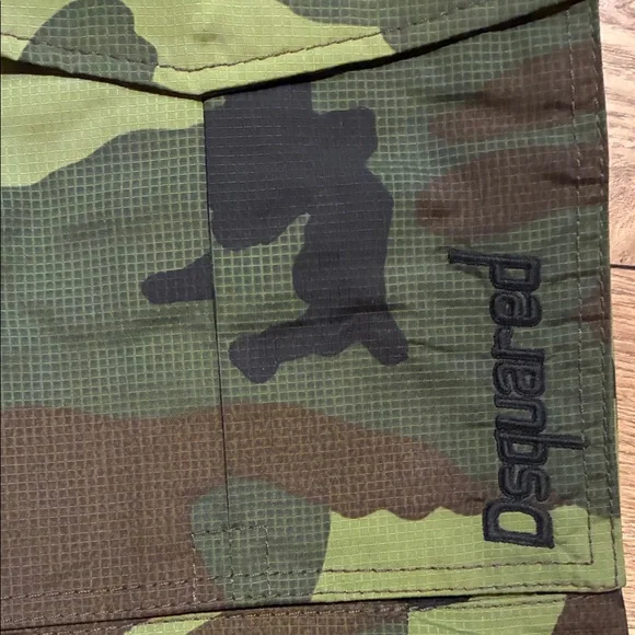 NEW DSQUARED2 Camouflage Cargo Pants - Olive and Black